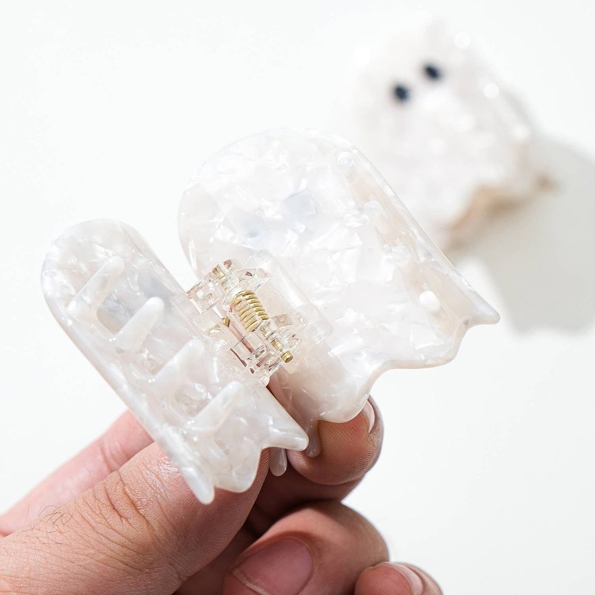 Ghost Claw Clip (1) - Small: Pearl