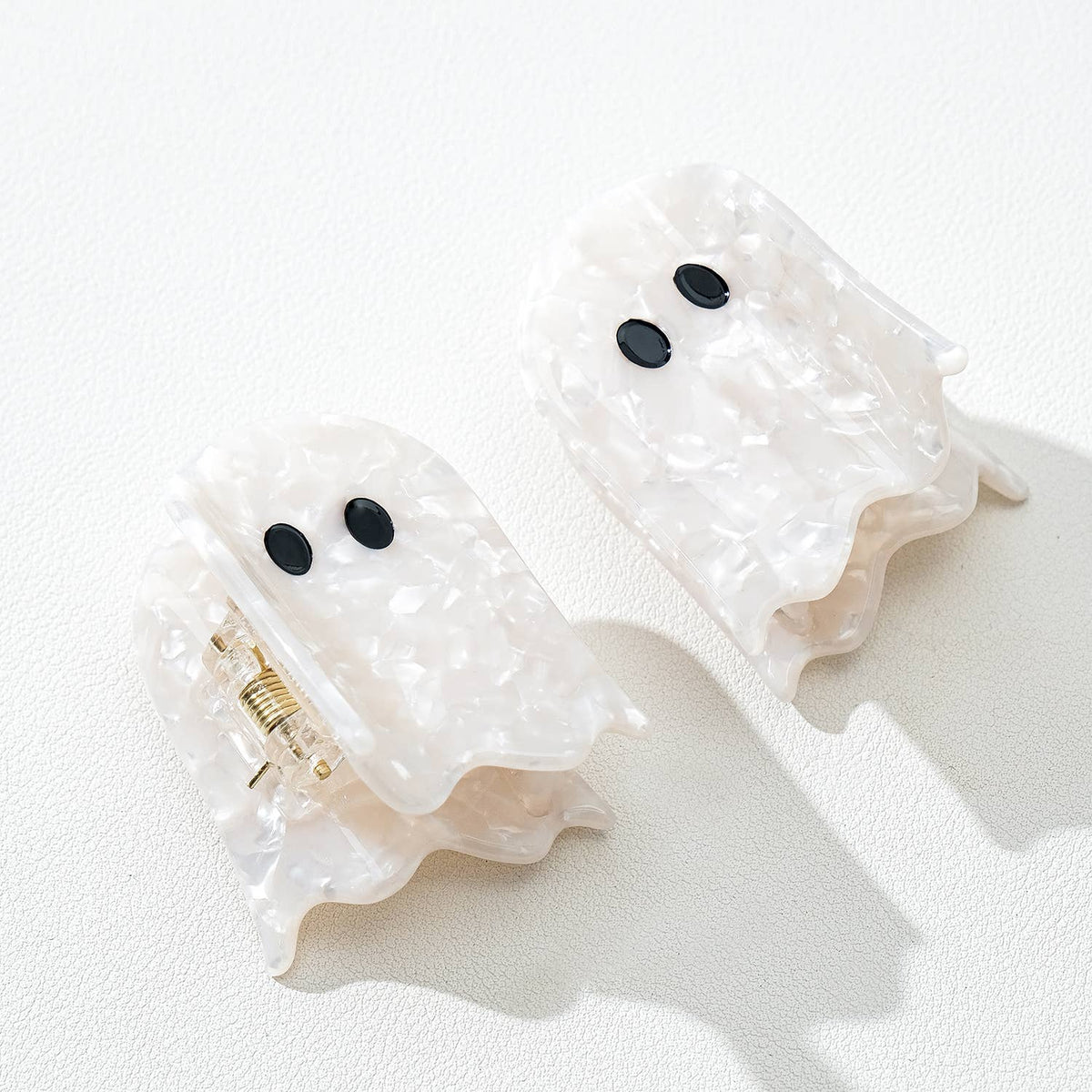 Ghost Claw Clip (1) - Small: Pearl